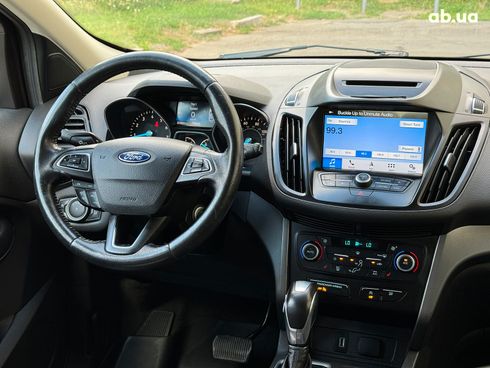 Ford Escape 2018 серый - фото 30
