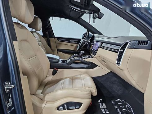 Porsche Cayenne 2018 - фото 19