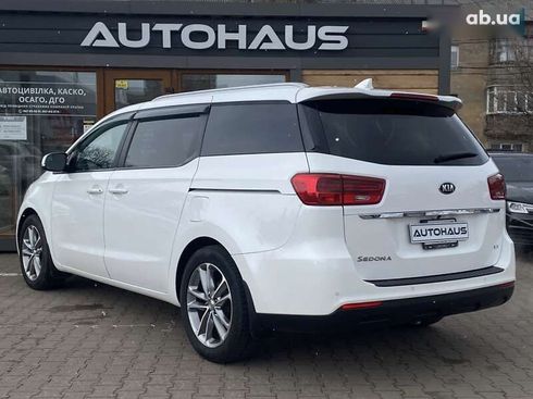 Kia Sedona 2018 - фото 8