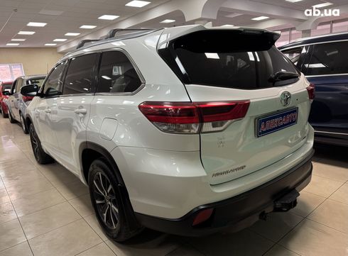 Toyota Highlander 2017 белый - фото 5