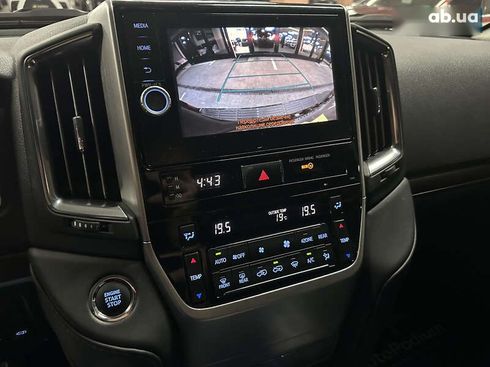 Toyota Land Cruiser 2020 - фото 21
