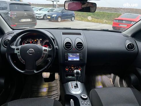 Nissan Qashqai 2011 белый - фото 38
