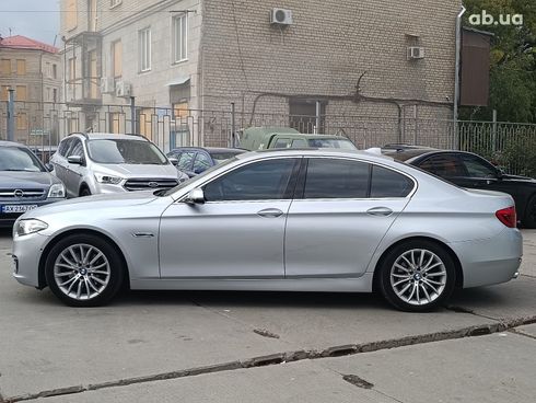 BMW 5 серия 2014 серый - фото 5