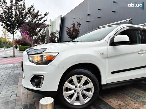 Mitsubishi Outlander 2015 - фото 5
