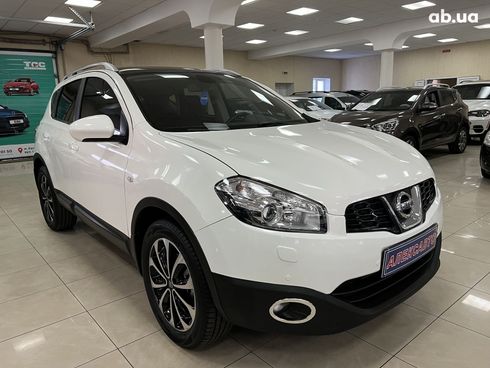 Nissan Qashqai 2010 белый - фото 12