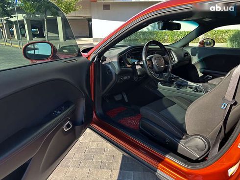 Dodge Challenger 2020 - фото 11