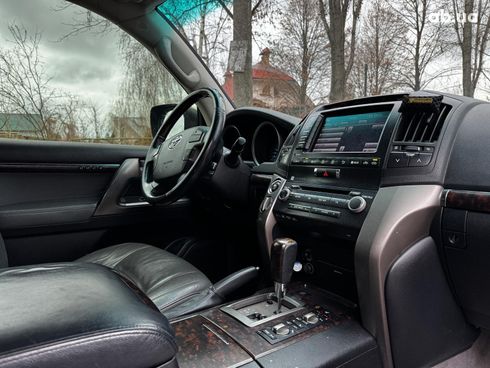 Toyota Land Cruiser 2010 черный - фото 32