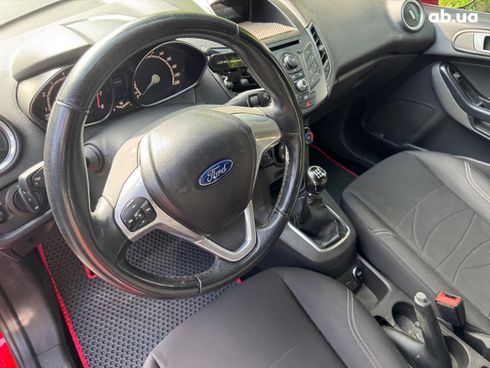 Ford Fiesta 2013 красный - фото 20