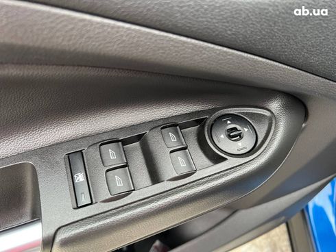 Ford Escape 2016 синий - фото 16