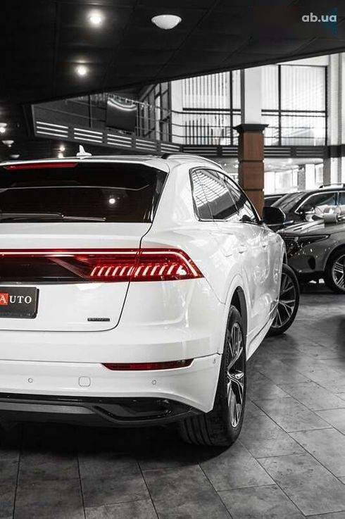 Audi Q8 2023 - фото 2