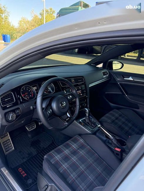 Volkswagen Golf GTI 2020 - фото 19