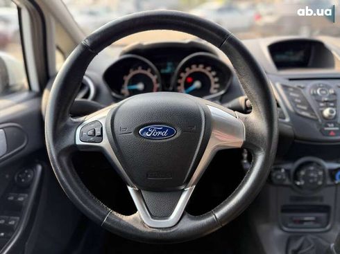 Ford Fiesta 2016 - фото 20