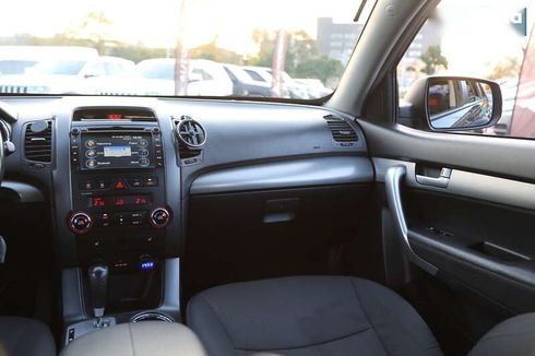 Kia Sorento 2010 - фото 13