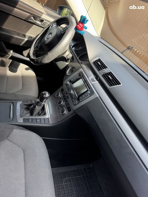 Volkswagen Passat 2015 синий - фото 12