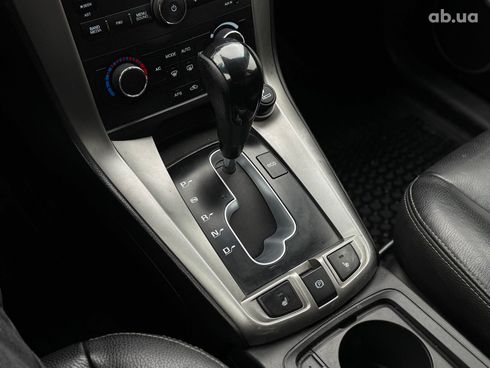 Chevrolet Captiva 2013 белый - фото 24