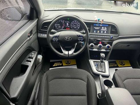 Hyundai Elantra 2019 - фото 15