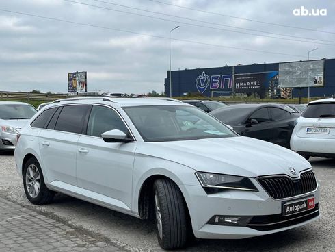 Skoda Superb 2018 белый - фото 3
