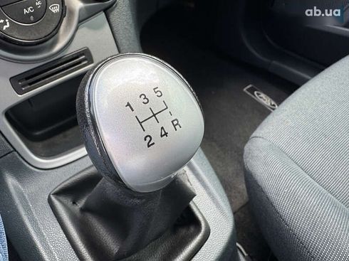 Ford Fiesta 2011 - фото 20