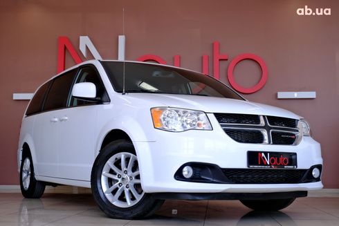 Dodge Caravan 2018 белый - фото 4