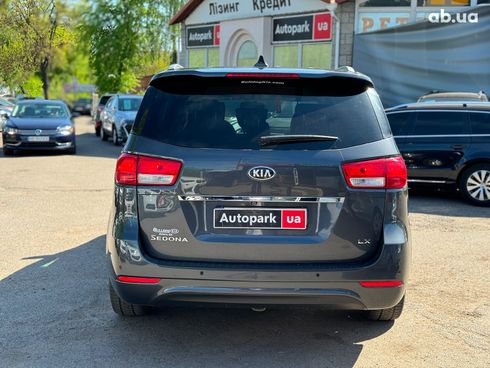 Kia Sedona 2017 серый - фото 6