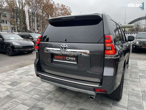 Toyota Land Cruiser Prado 2020 - фото 16