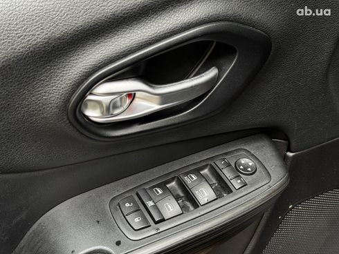 Jeep Cherokee 2015 серый - фото 15