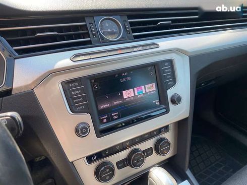 Volkswagen Passat 2016 - фото 16