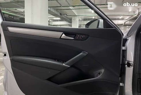 Volkswagen Passat 2020 - фото 17