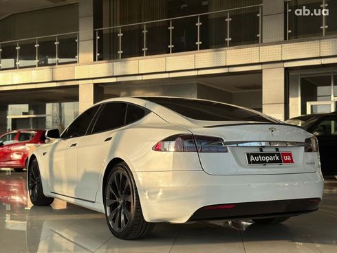 Tesla Model S 2019 белый - фото 9