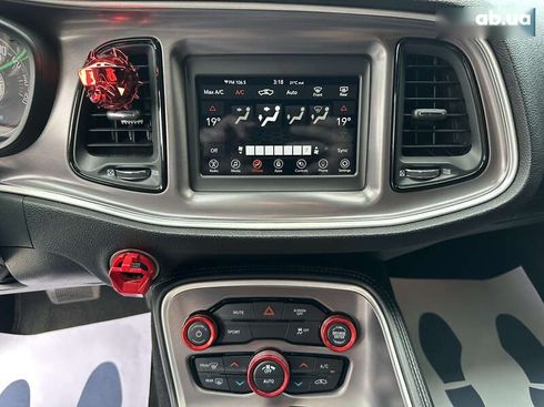 Dodge Challenger 2021 - фото 12