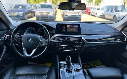 BMW 5 серия 2017 - фото 18