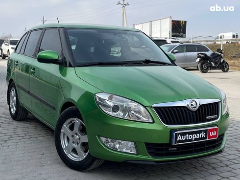 Skoda Fabia 2013 зеленый - фото 2