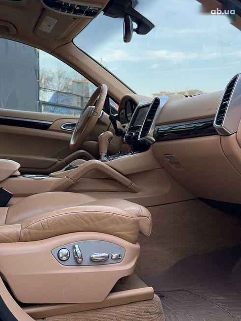 Porsche Cayenne 2013 - фото 26