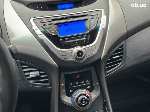 Hyundai Elantra 2013 серый - фото 16