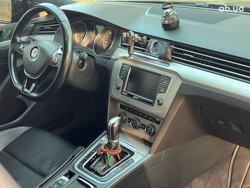 Volkswagen Passat 2015 черный - фото 31