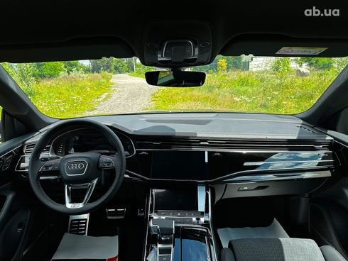 Audi Q8 2024 серый - фото 18