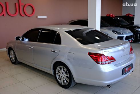 Toyota Avalon 2009 серебристый - фото 3