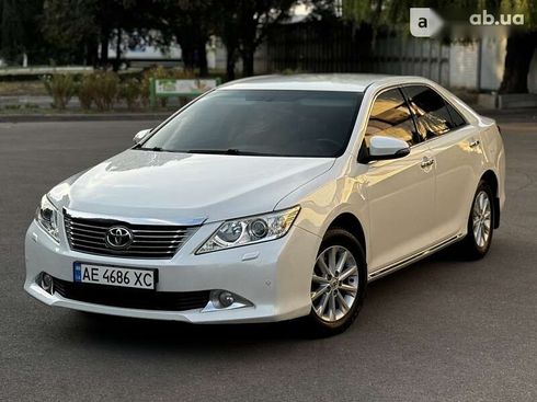 Toyota Camry 2011 - фото 4