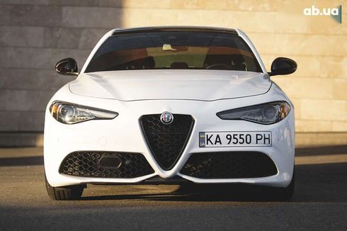 Alfa Romeo Giulia 2022 - фото 8