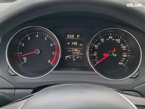 Volkswagen Jetta 2015 белый - фото 20