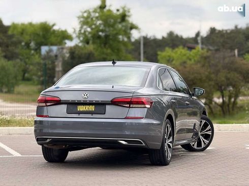 Volkswagen Passat 2020 - фото 18