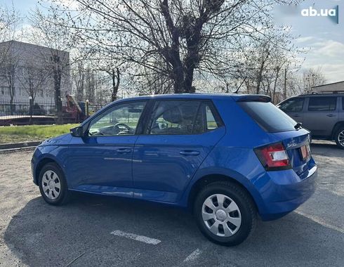 Skoda Fabia 2017 - фото 12