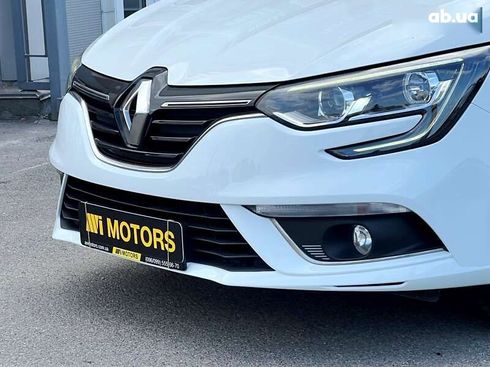Renault Megane 2018 - фото 11