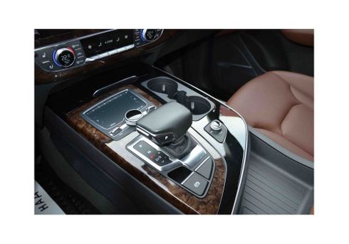 Audi Q7 2017 - фото 14