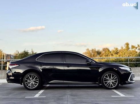 Toyota Camry 2021 - фото 22