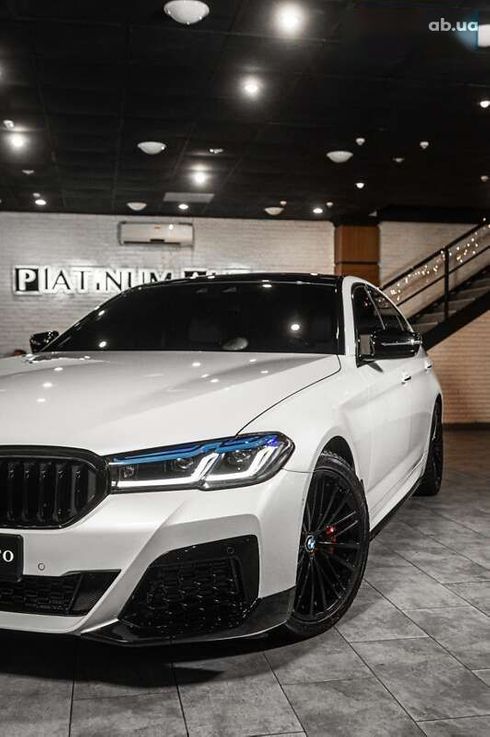 BMW 5 серия 2017 - фото 8