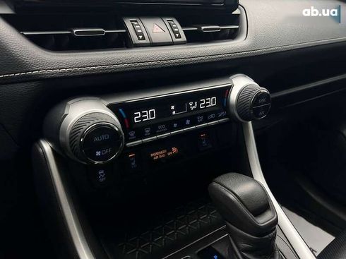 Toyota RAV4 2021 - фото 18