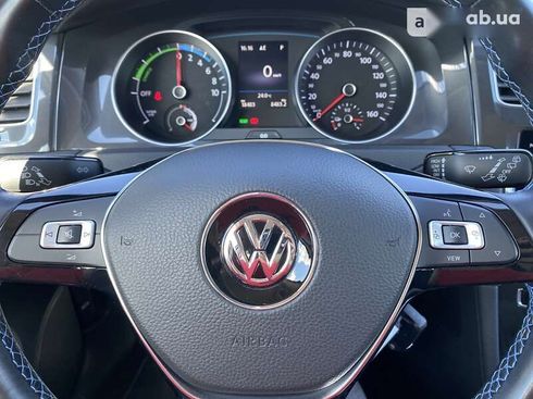 Volkswagen e-Golf 2020 - фото 21