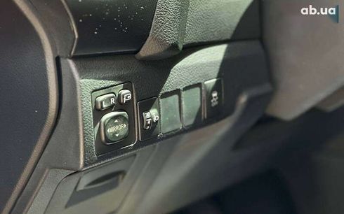 Toyota Auris 2013 - фото 11