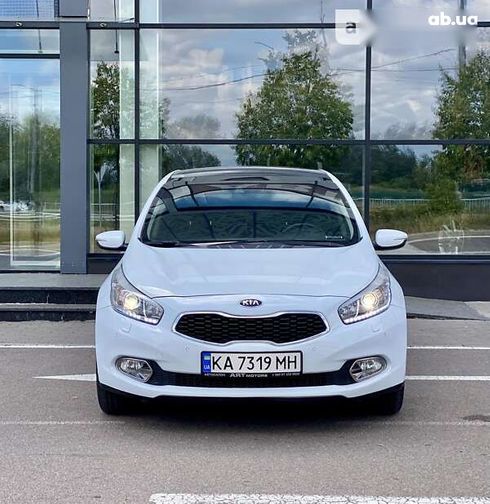 Kia Cee'd 2012 - фото 2